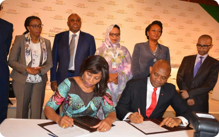 Signing the TEF-UNDP Entrepreneurship Programme in Niger—Tony Elumelu, Founder, Tony Elumelu Foundation and Ahunna Eziakonwa, UNDP Regional Director for Africa